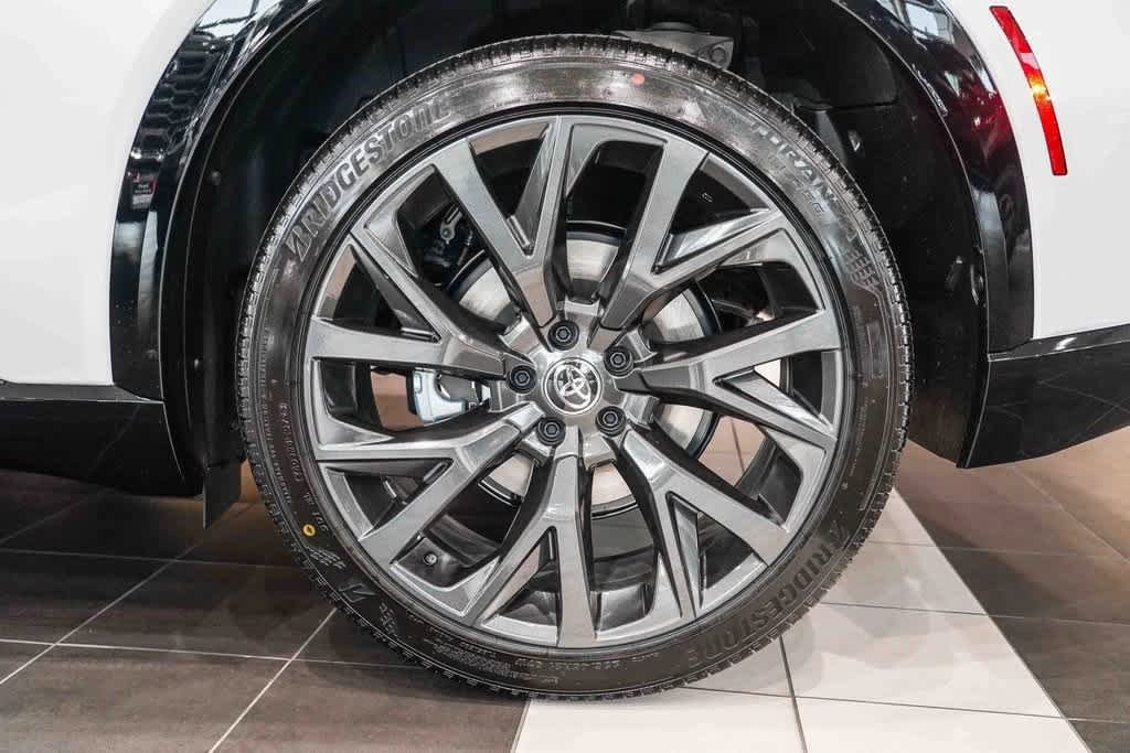 Thumbnail: 2025 Toyota Crown Signia - 11