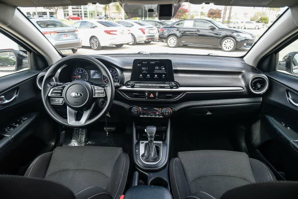 Thumbnail: 2019 Kia Forte - 14