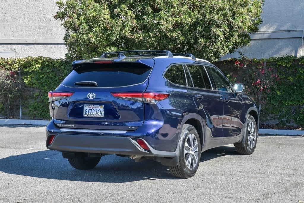 Thumbnail: 2022 Toyota Highlander - 6
