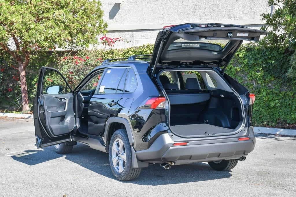 Thumbnail: 2025 Toyota RAV4 - 28