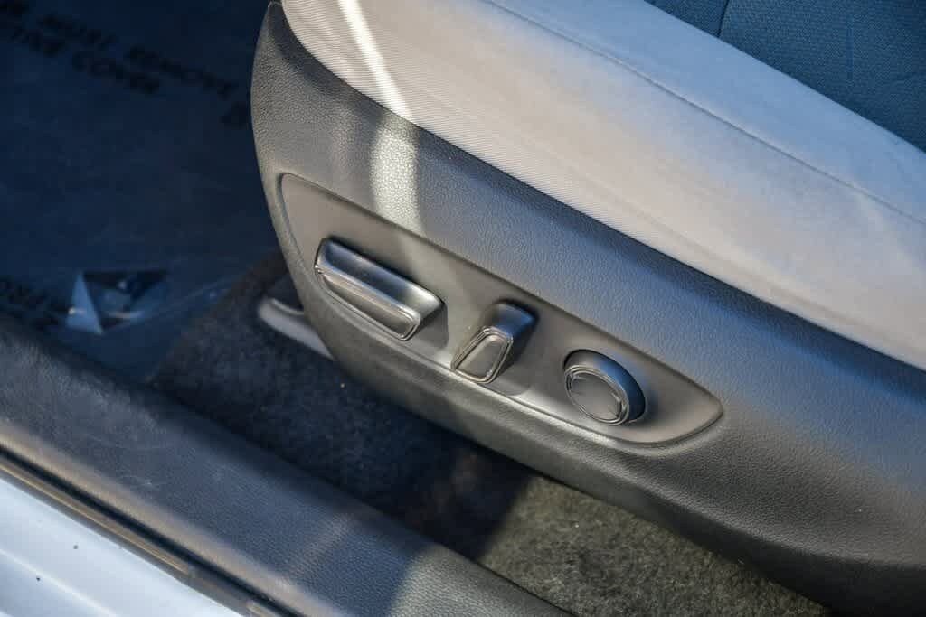 Thumbnail: 2021 Toyota RAV4 - 20