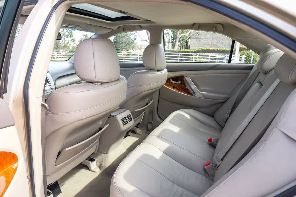 Thumbnail: 2010 Toyota Camry - 18