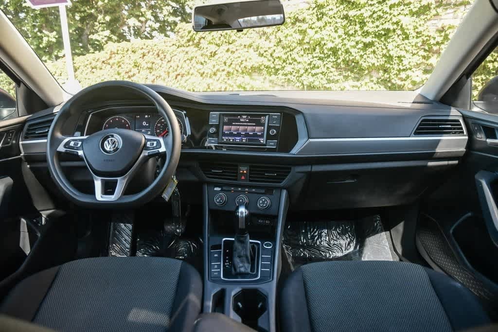 Thumbnail: 2021 Volkswagen Jetta - 14