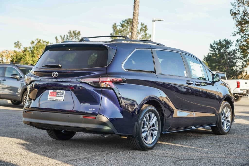 Thumbnail: 2026 Toyota Sienna - 6