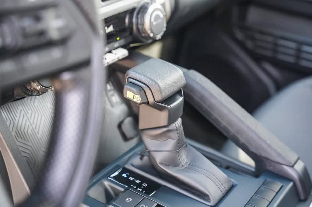 2025 Toyota Tacoma SR5 19