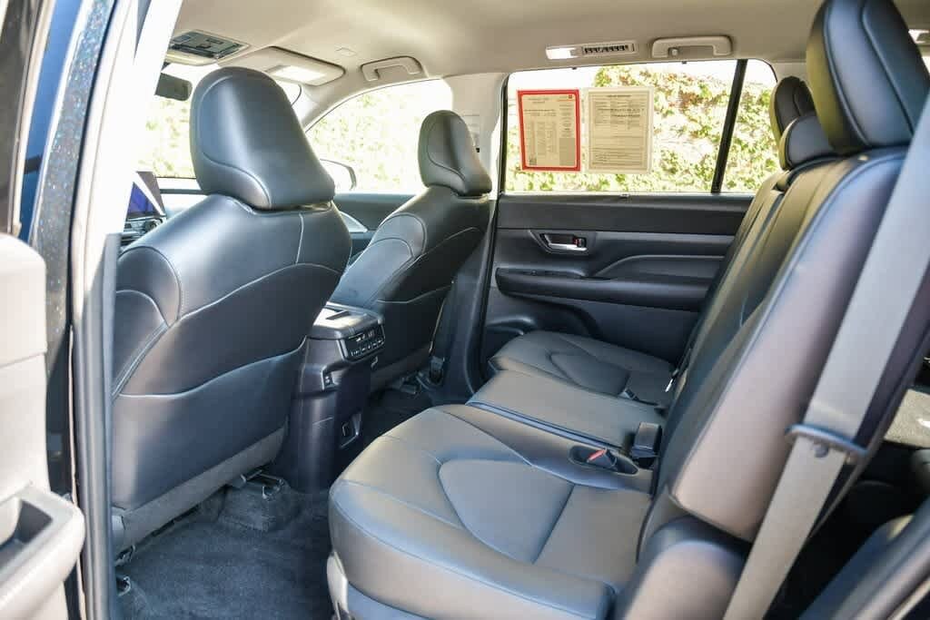 Thumbnail: 2024 Toyota Grand Highlander - 18