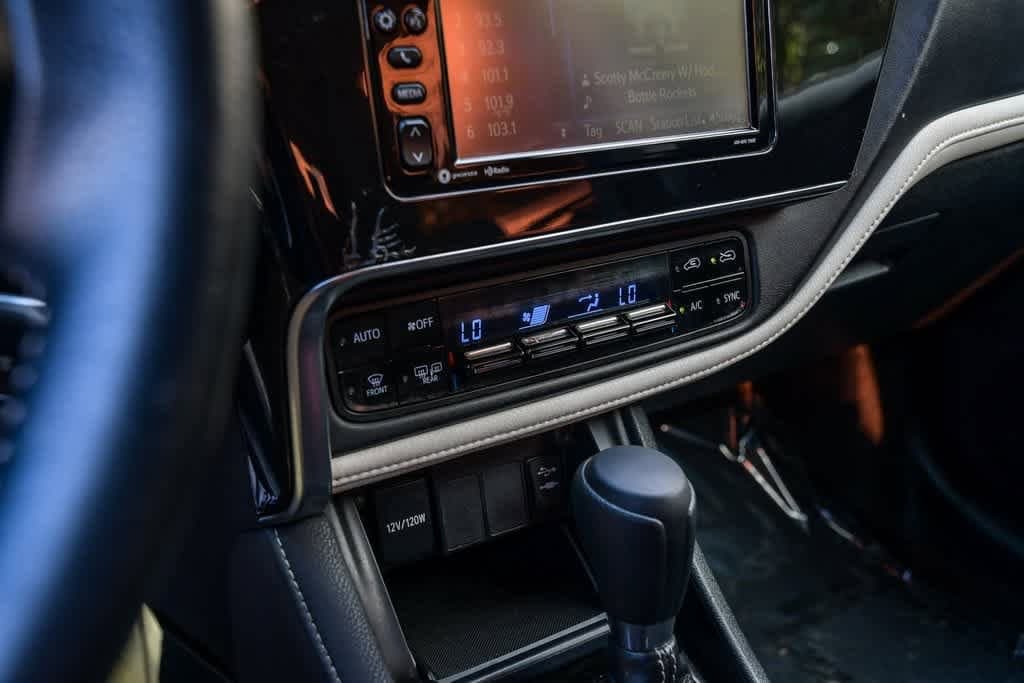 Thumbnail: 2018 Toyota Corolla iM - 21