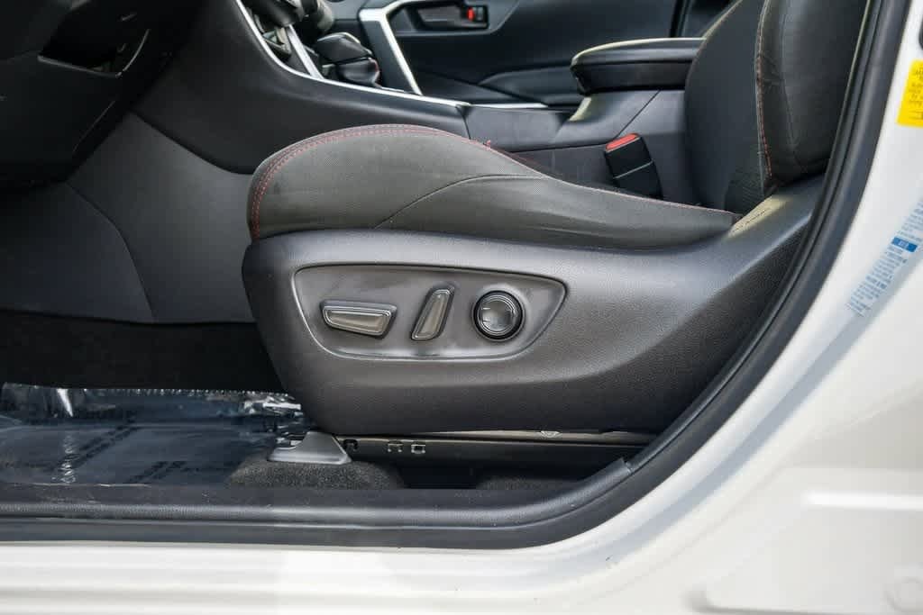 Thumbnail: 2021 Toyota RAV4 - 22