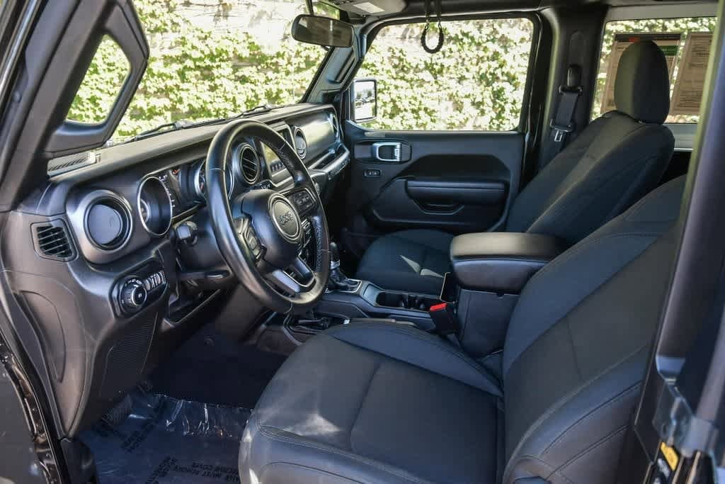 Thumbnail: 2022 Jeep Wrangler - 19
