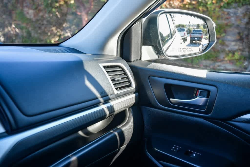 Thumbnail: 2019 Toyota Highlander - 24