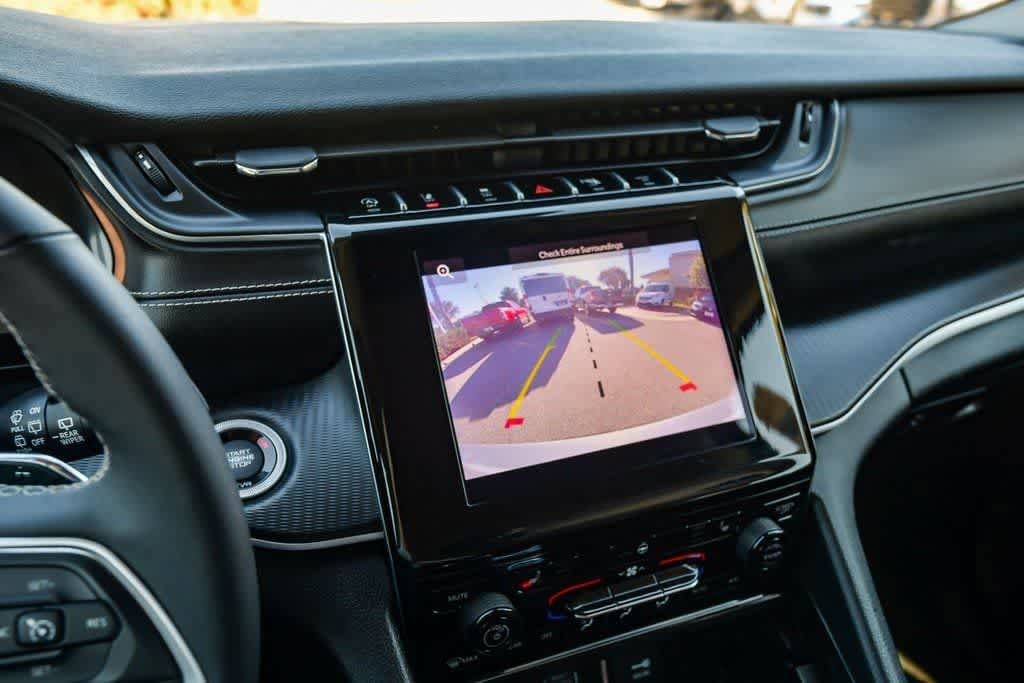 Thumbnail: 2023 Jeep Grand Cherokee L - 24