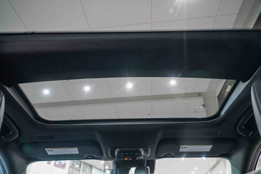 Thumbnail: 2025 Toyota Crown Signia - 16