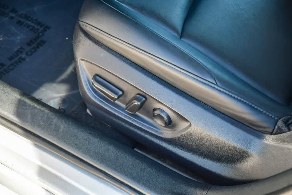 Thumbnail: 2019 Toyota Prius Prime - 25