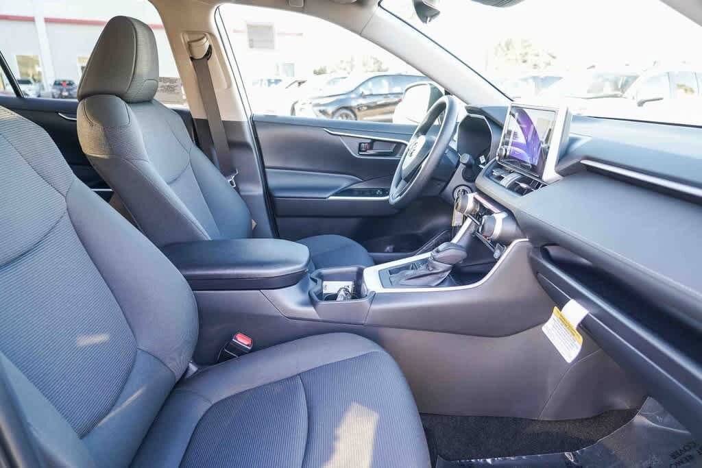 Thumbnail: 2025 Toyota RAV4 - 16