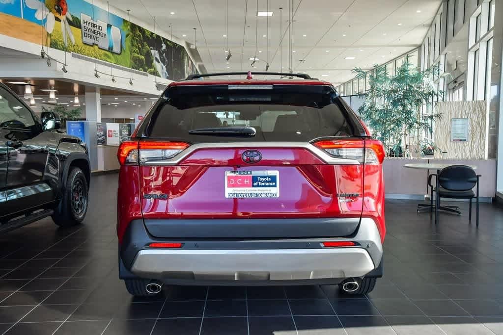 Thumbnail: 2025 Toyota RAV4 - 8