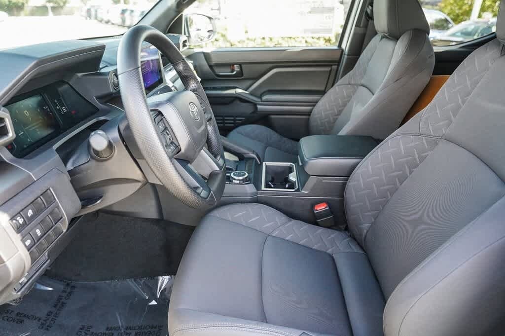 2025 Toyota Tacoma SR5 17