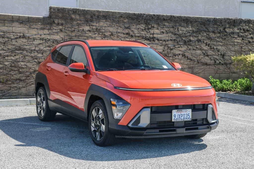 2024 Hyundai Kona SEL photo 2