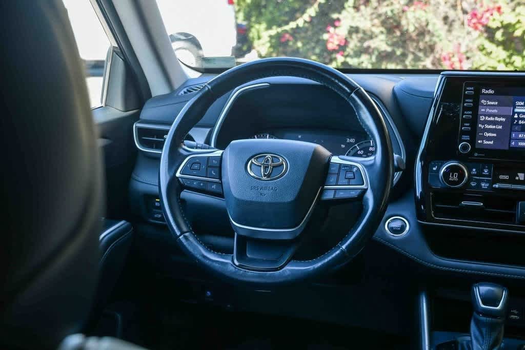 Thumbnail: 2022 Toyota Highlander - 12