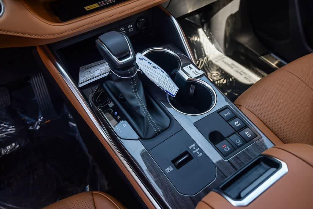 Thumbnail: 2026 Toyota Highlander - 20
