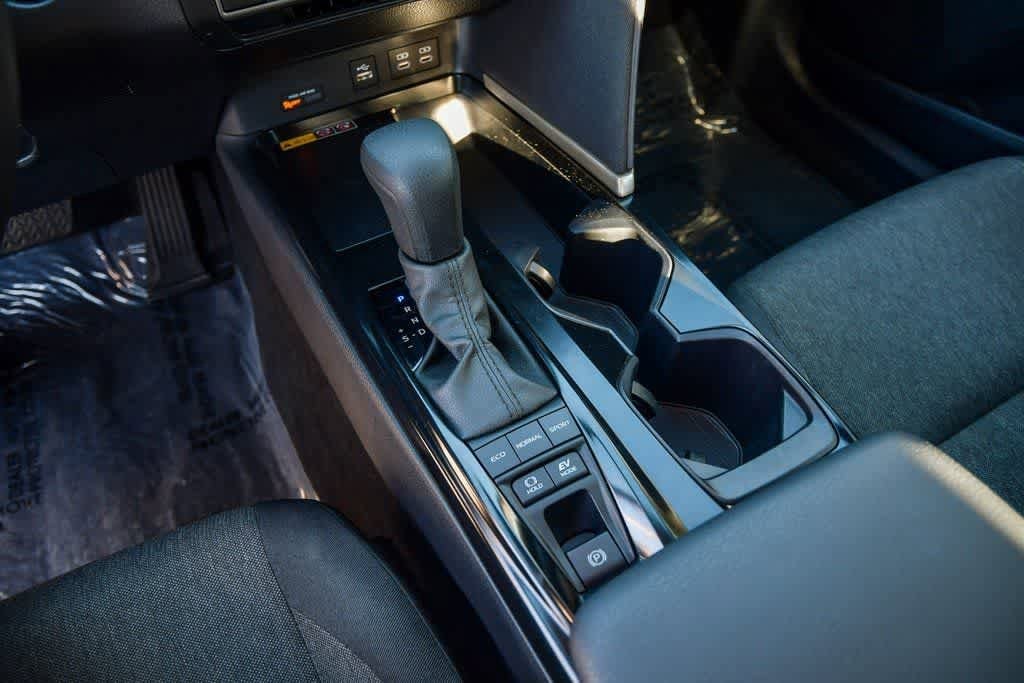 Thumbnail: 2025 Toyota Camry - 21