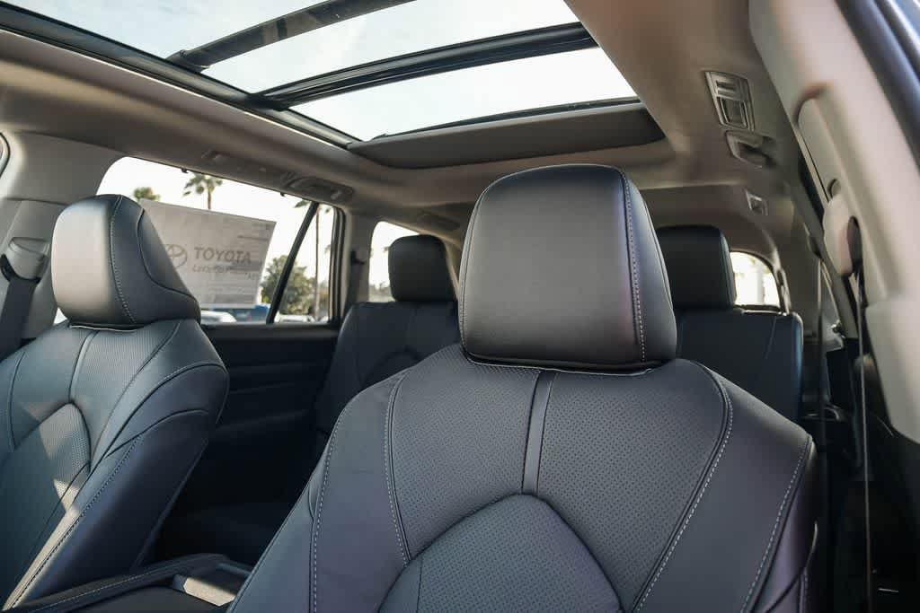 Thumbnail: 2026 Toyota Grand Highlander - 17