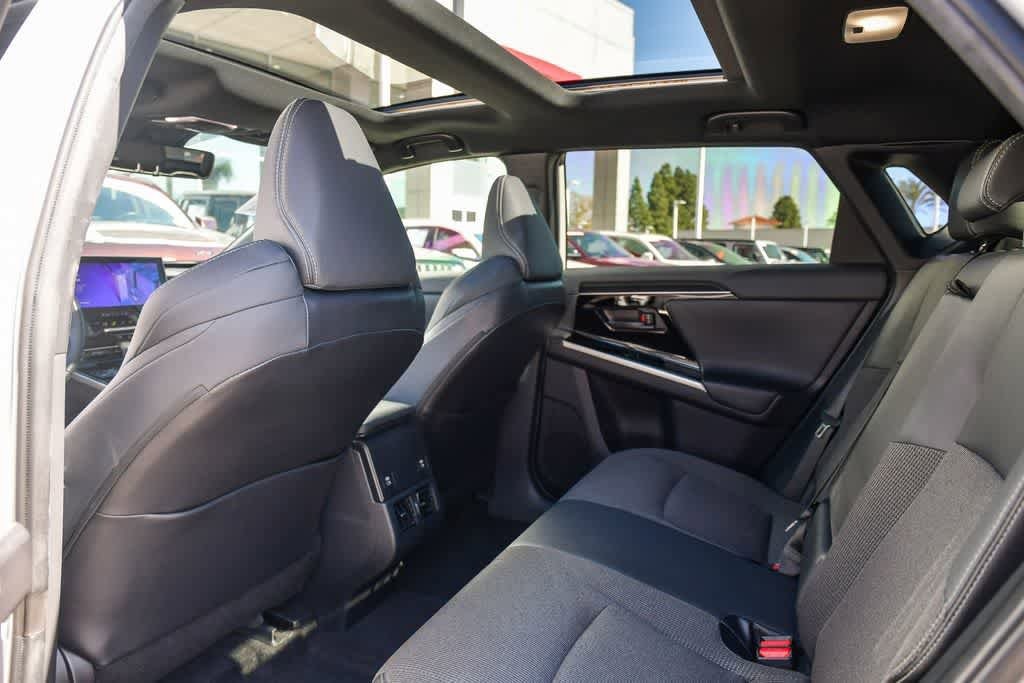 Thumbnail: 2023 Toyota bZ4X - 18