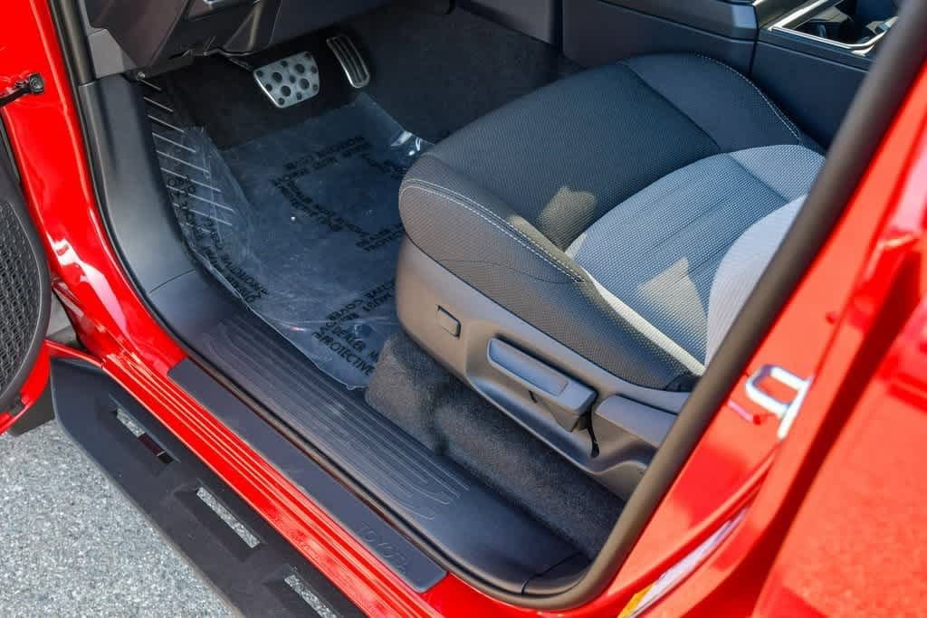 Thumbnail: 2025 Toyota 4Runner - 24