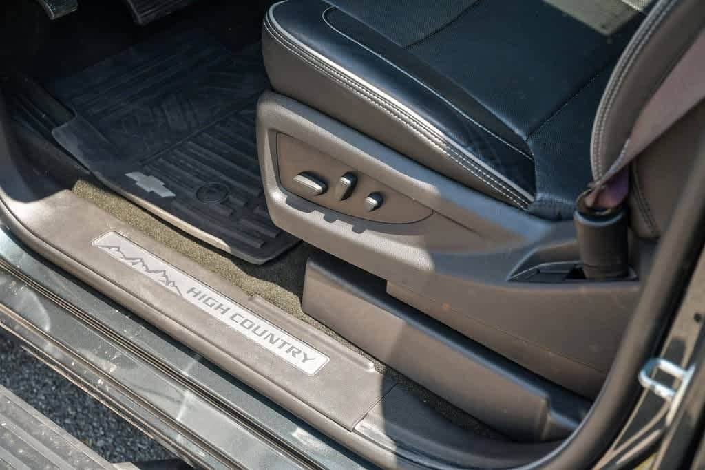 Thumbnail: 2017 Chevrolet Silverado 1500 - 26