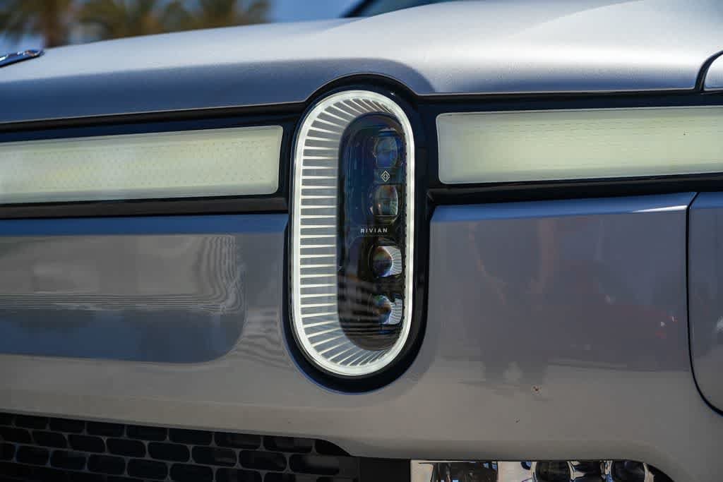Thumbnail: 2023 Rivian R1T - 2