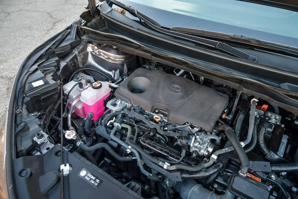 Thumbnail: 2022 Toyota Sienna - 28