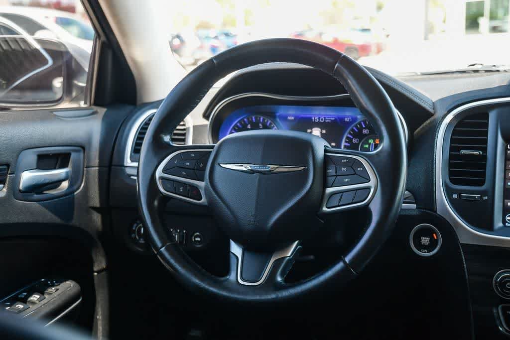Thumbnail: 2019 Chrysler 300 - 11