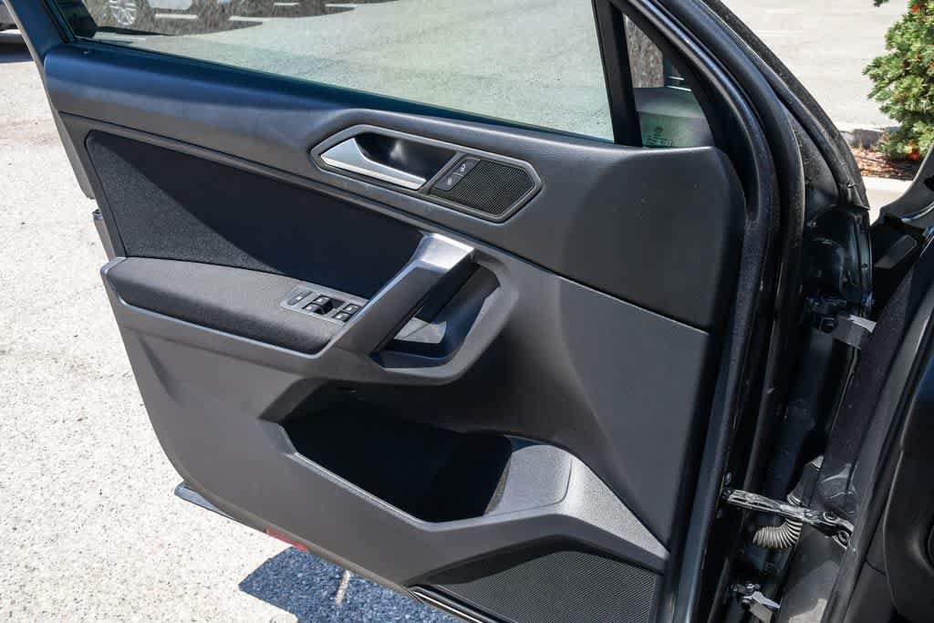 Thumbnail: 2021 Volkswagen Tiguan - 21