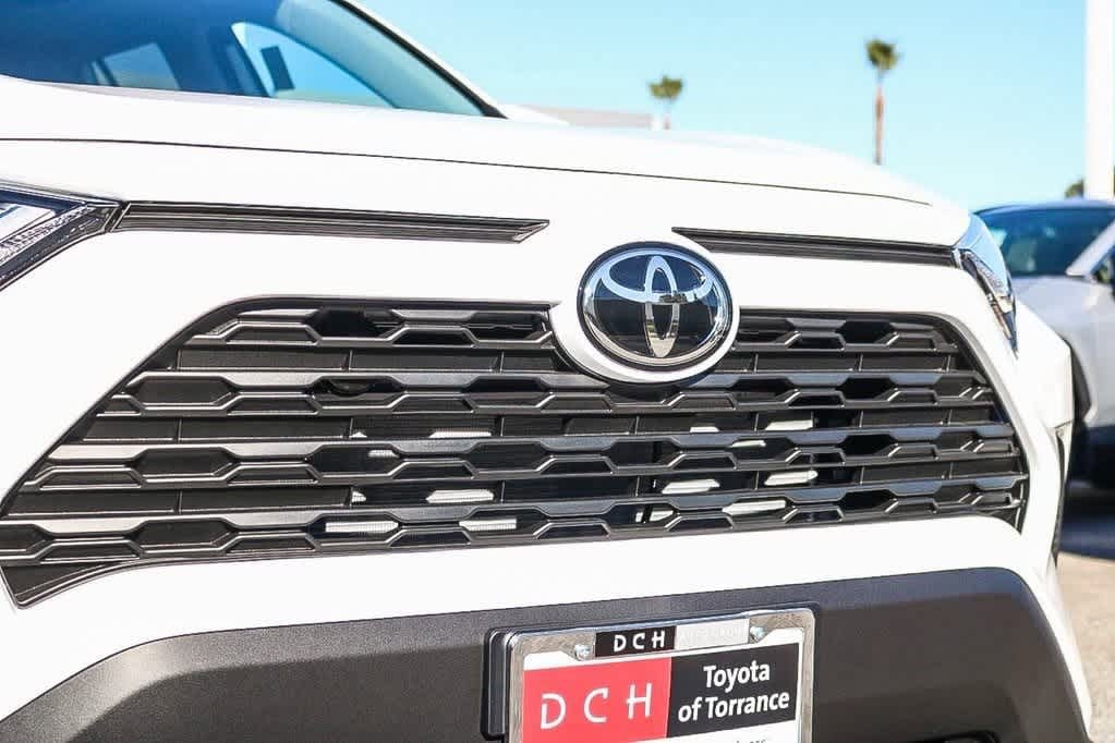 Thumbnail: 2025 Toyota RAV4 - 5