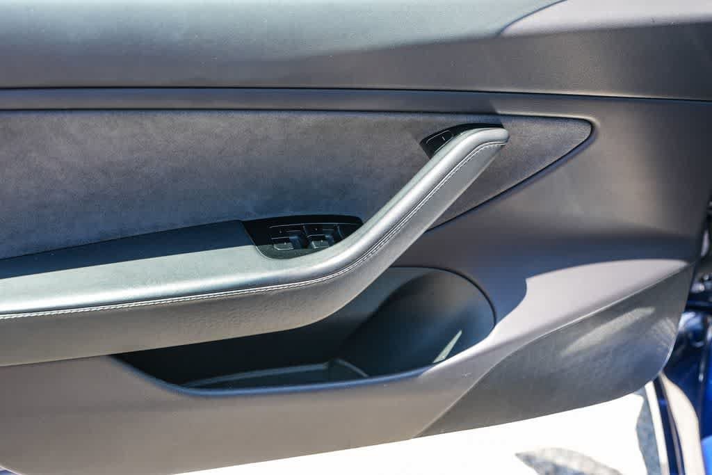 Thumbnail: 2019 Tesla Model 3 - 21