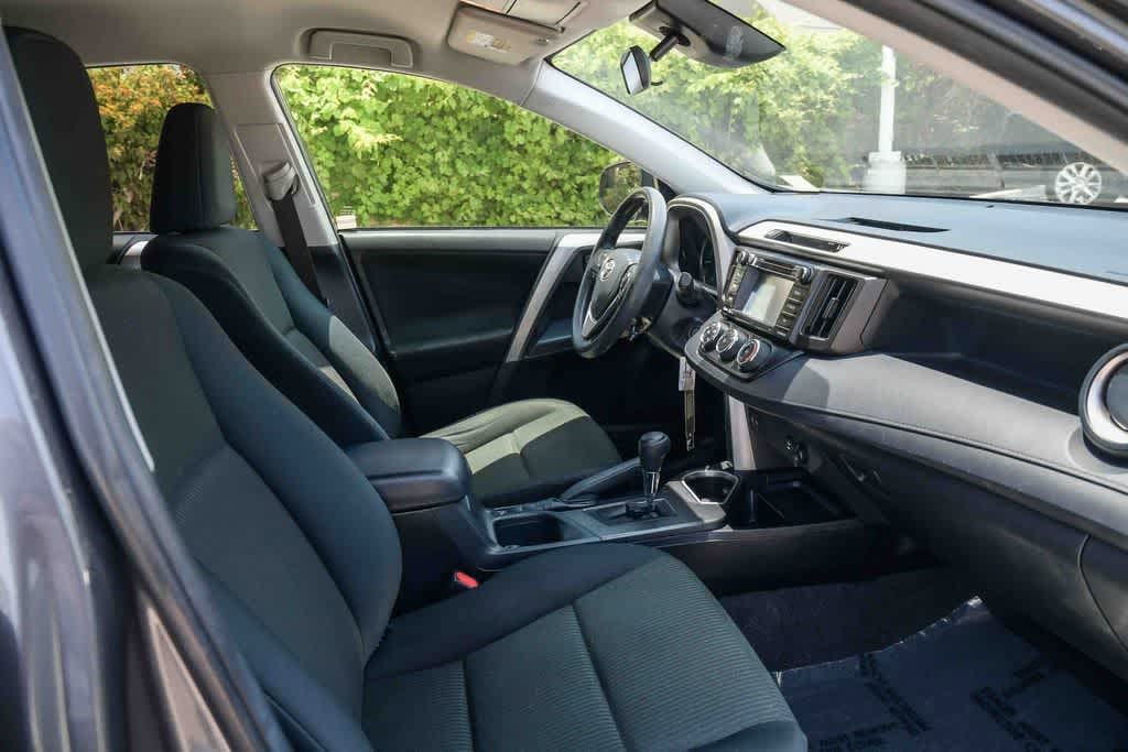 Thumbnail: 2017 Toyota RAV4 - 14