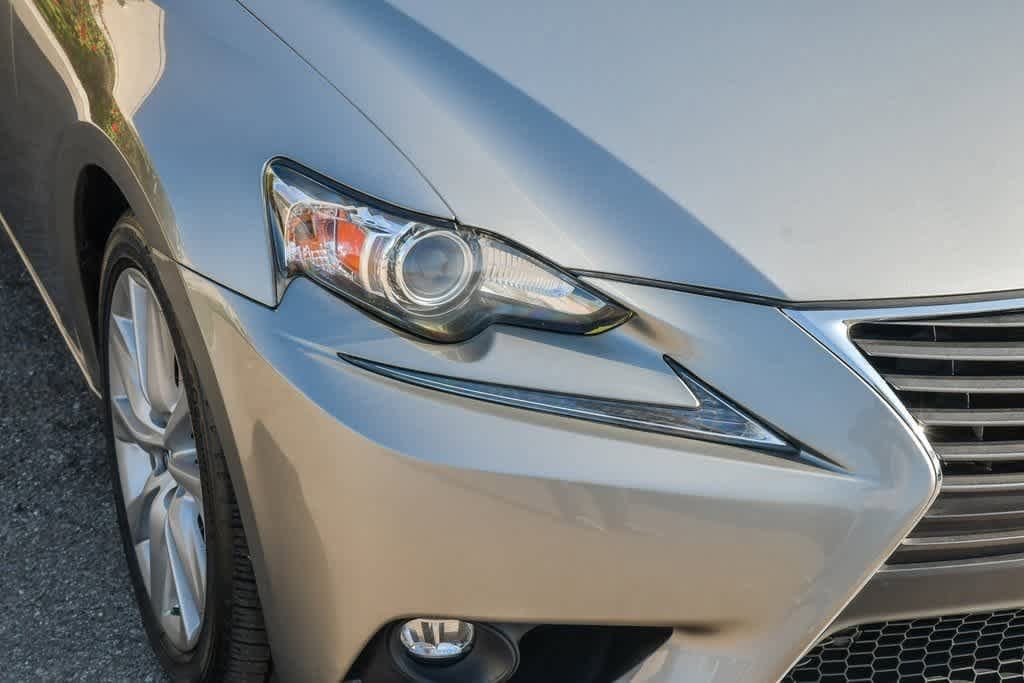 Thumbnail: 2016 Lexus IS - 4