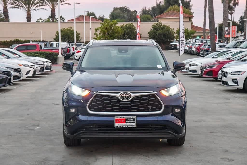 Thumbnail: 2022 Toyota Highlander - 2