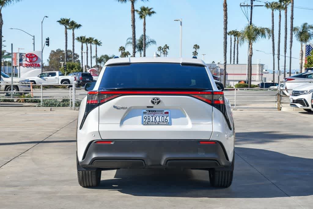 Thumbnail: 2023 Toyota bZ4X - 8