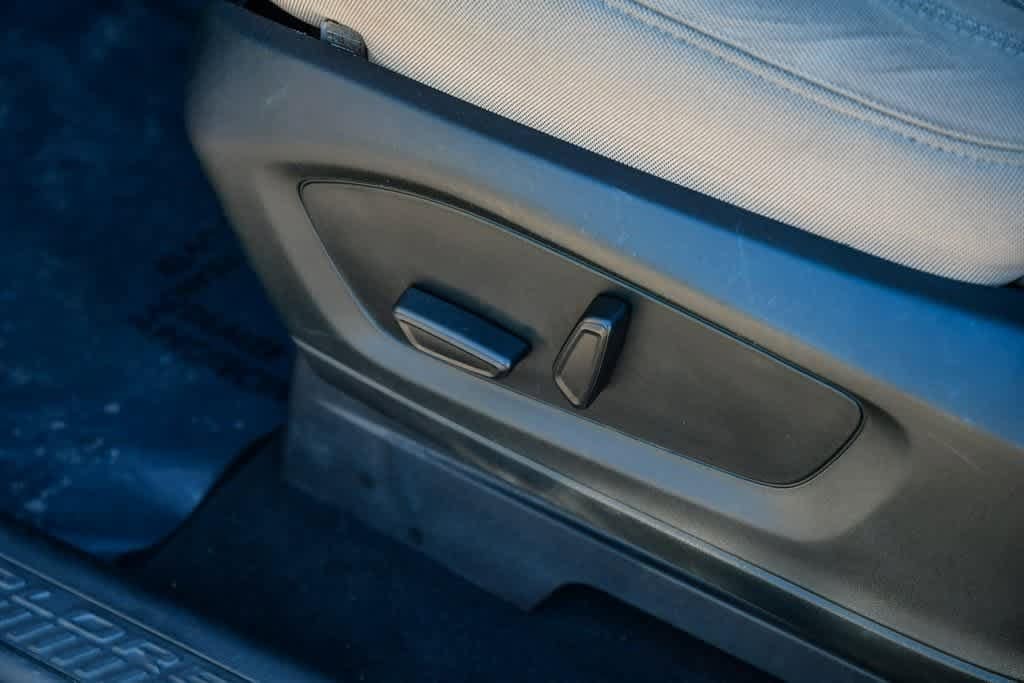 Thumbnail: 2021 Ford Explorer - 18