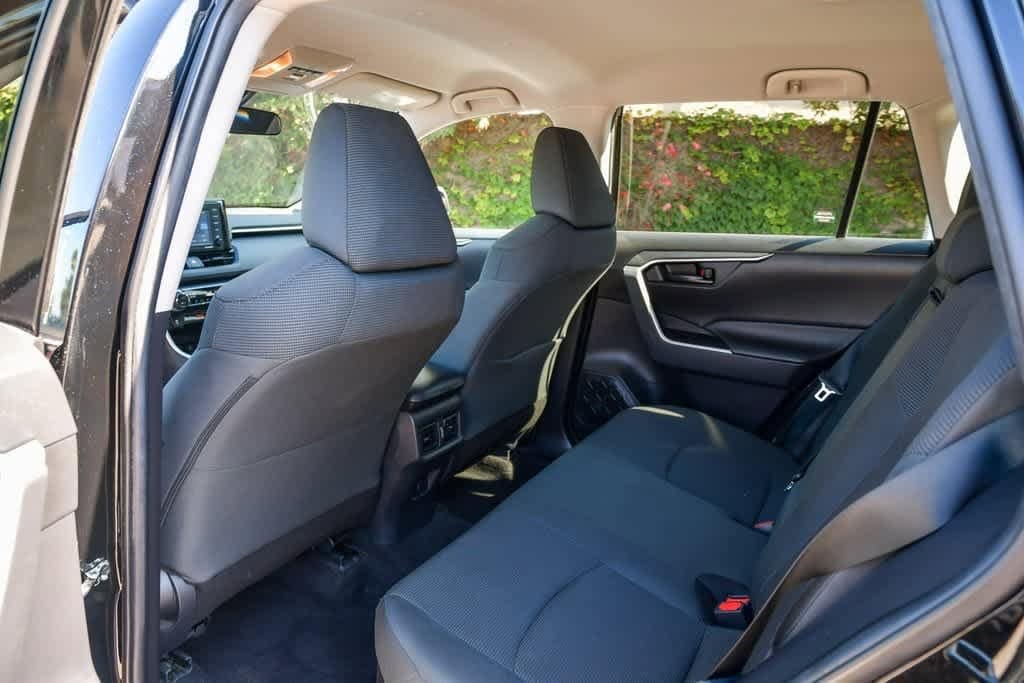 Thumbnail: 2021 Toyota RAV4 - 18