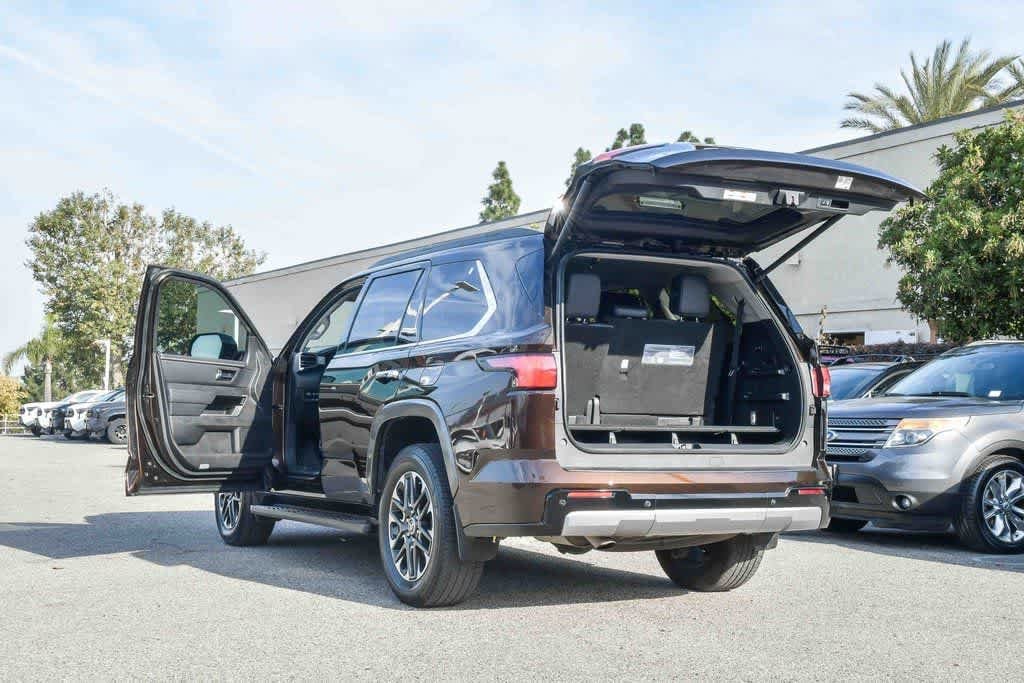 Thumbnail: 2023 Toyota Sequoia - 33