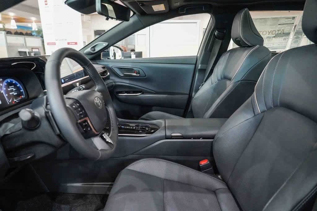 Thumbnail: 2025 Toyota Crown Signia - 18