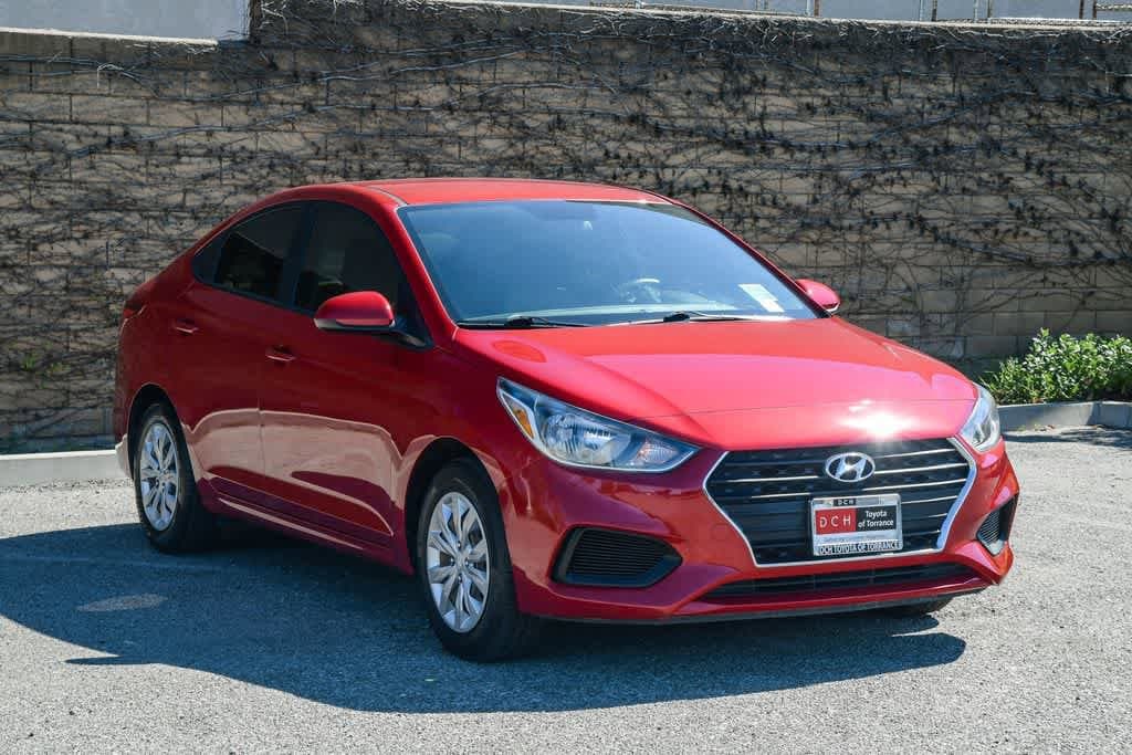 2022 Hyundai Accent SE photo 2