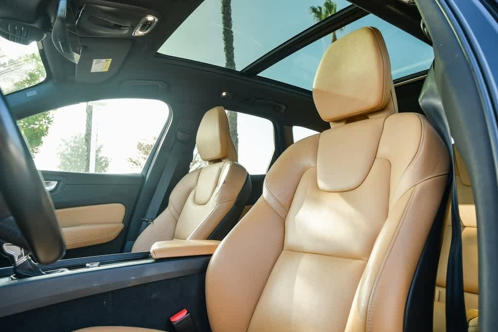 Thumbnail: 2019 Volvo XC60 - 18