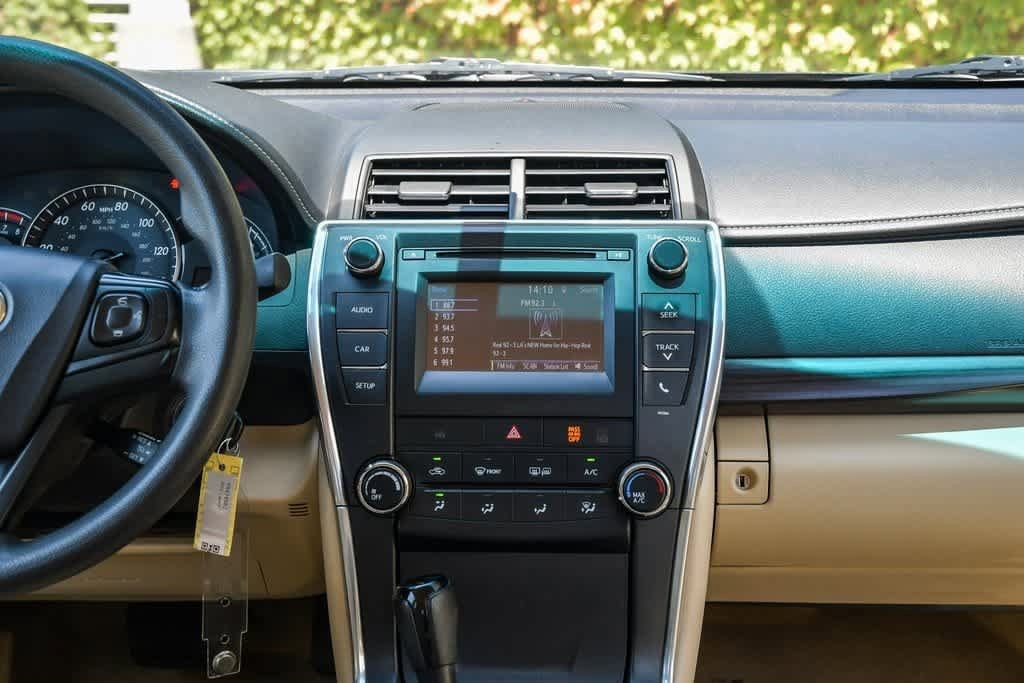 2015 Toyota Camry LE 13