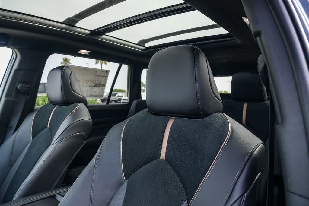 Thumbnail: 2026 Toyota Grand Highlander - 18