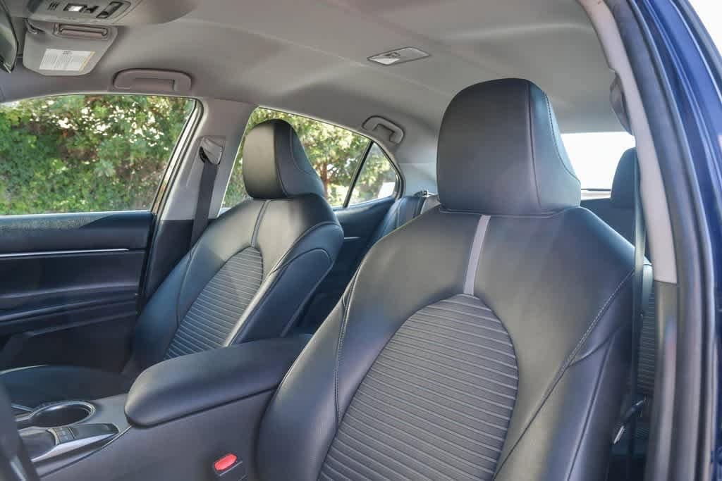 Thumbnail: 2022 Toyota Camry - 18