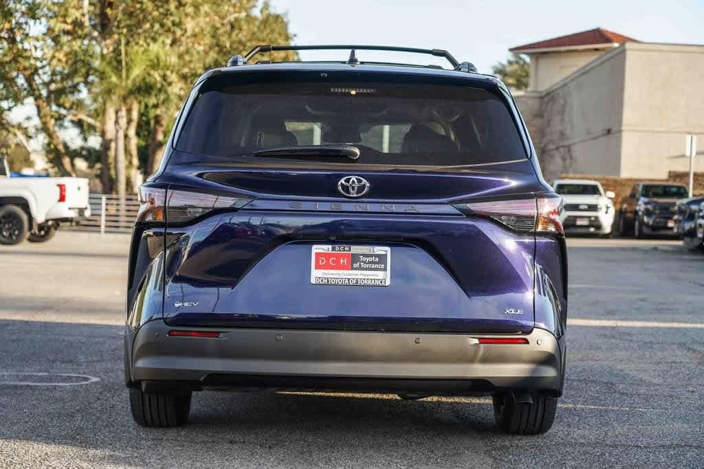 Thumbnail: 2026 Toyota Sienna - 7