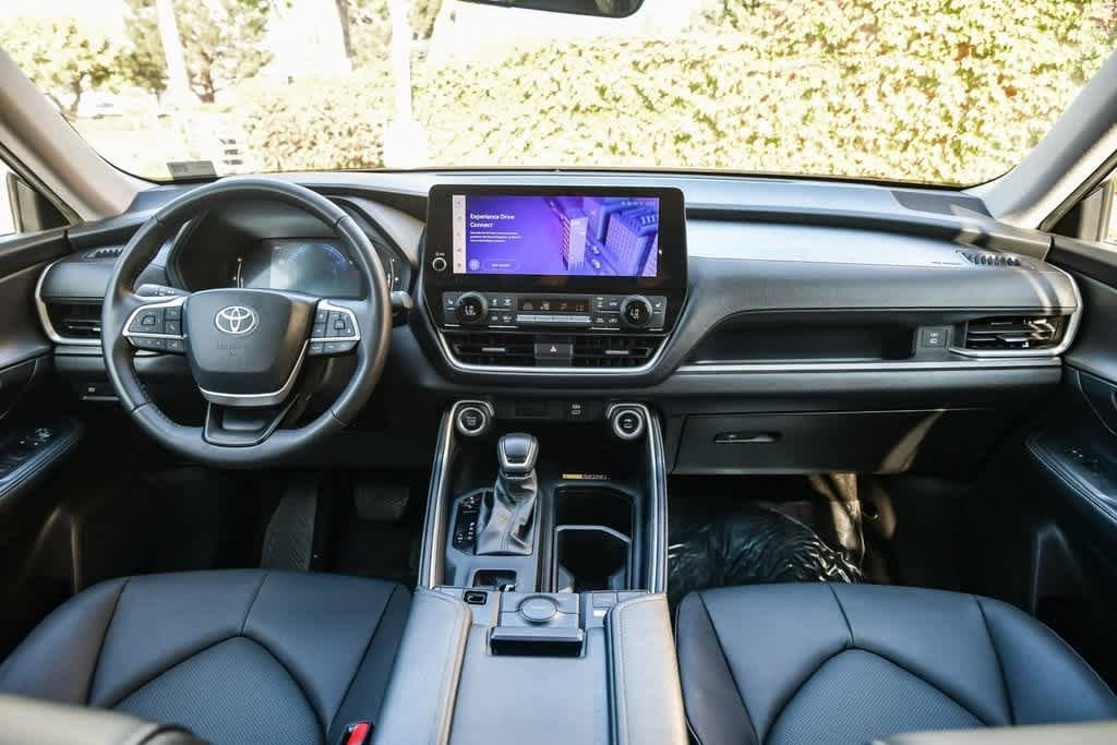 Thumbnail: 2024 Toyota Grand Highlander - 14