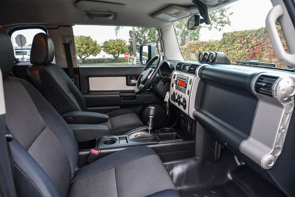 Thumbnail: 2012 Toyota FJ Cruiser - 16